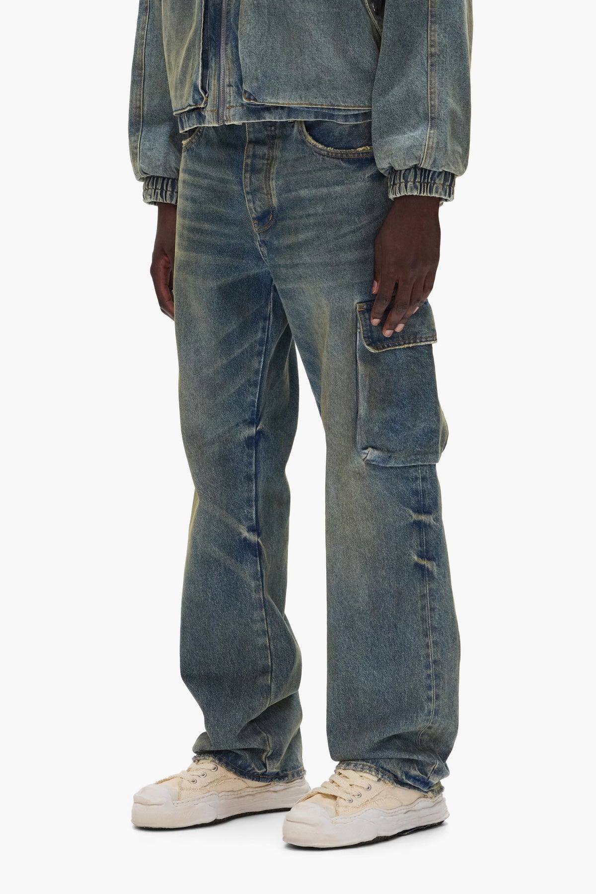 P011 Vintage Cargo